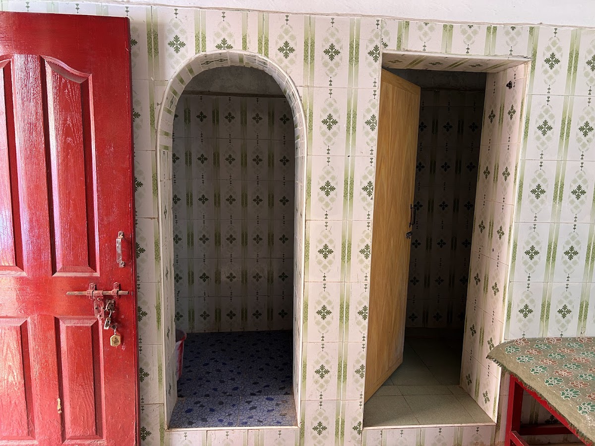 Merwin Lodge Velankanni – Ariyanattu Street, Near the Church