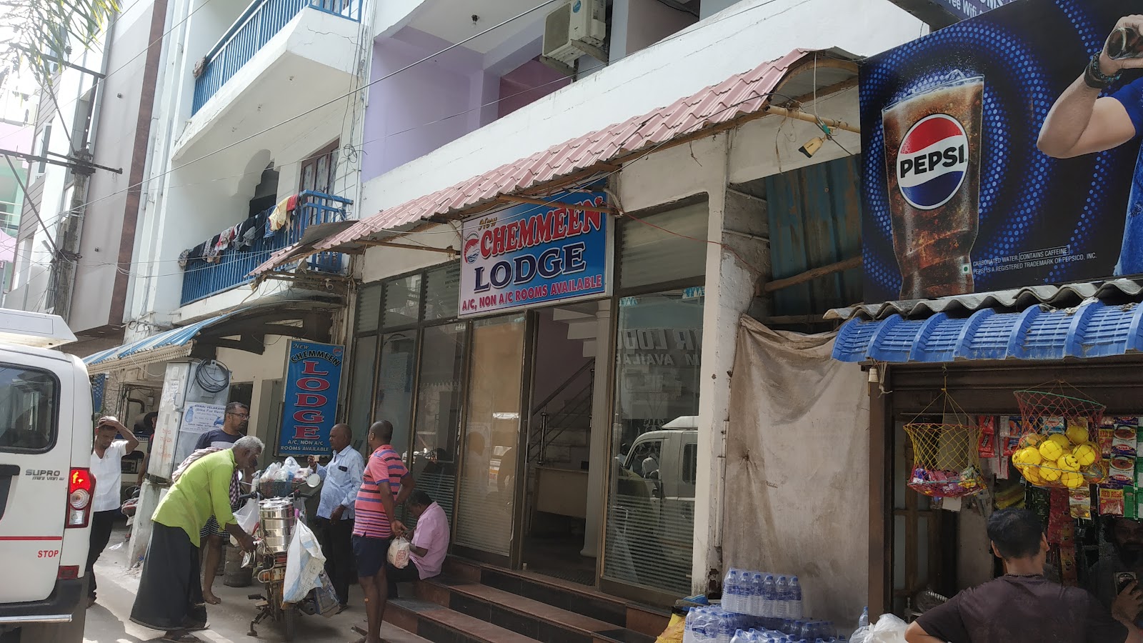 New Chemmeen Lodge Velankanni – Opposite Church Flag Pole