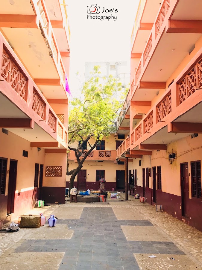 S M Lodge Velankanni – Uthiriyamatha Kovil St, +91 97410 66341