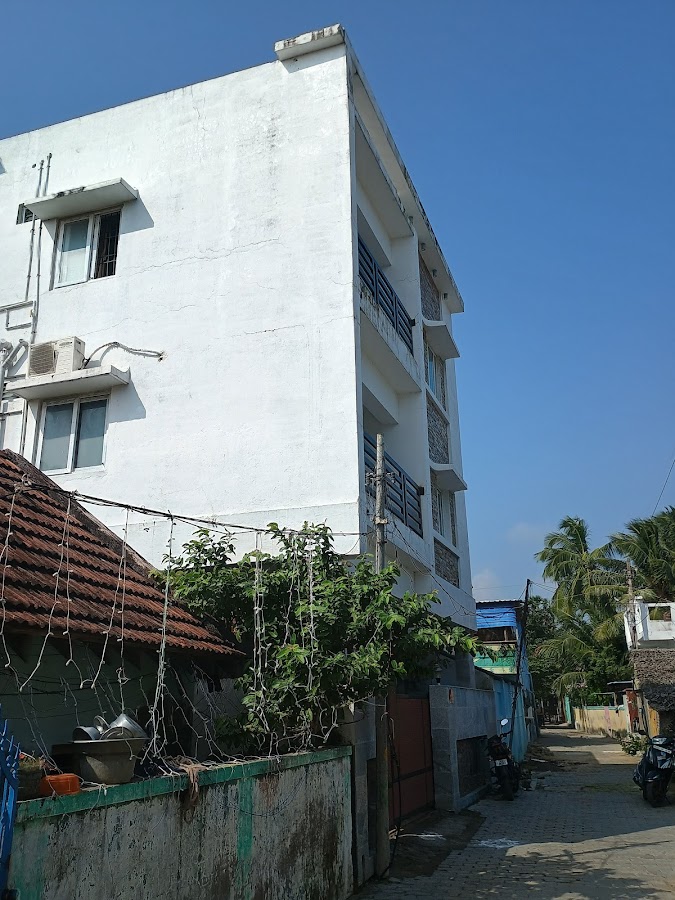 Santiago Illam Velankanni – AC Rooms, 24hr Desk, Near Church