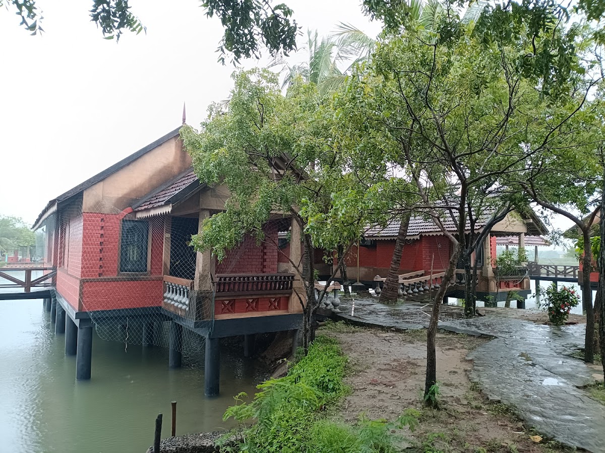 Velankanni Lake Resort – Backwater Cottages, Restaurant & Free Breakfast